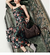 Emma_Stone_-_Louis_Vuitton_FW_2025_03.jpg