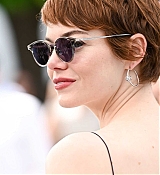 Emma_Stone_-__Eddington__photocall_at_the_78th_annual_Cannes_Film_Festival_in_Cannes2C_May_17_2025_03.jpg