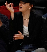 Emma_Stone_-_attend_the_game_between_the_Los_Angeles_Lakers_and_the_Phoenix_Suns_in_Los_Angeles_0111202404.jpg