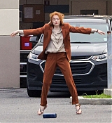 Emma_Stone_-_filming_AND_in_New_Orleans2C_Louisiana__1214202205.jpg