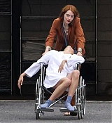 Emma_Stone_-_filming_AND_in_New_Orleans2C_Louisiana__1214202208.jpg