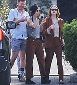 Emma_Stone_-_filming_AND_in_New_Orleans2C_Louisiana__1214202215.jpg