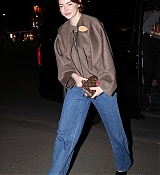 Emma_Stone_-_leaving_the_Louis_Vuitton_private_party_at_Caviar_Kaspia_in_Paris_-_September_282C_2025_02.jpg