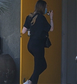 Emma_Stone_-_spotted_heading_into_a_gym_in_Los_Angeles2C_California__06152021_11.jpg